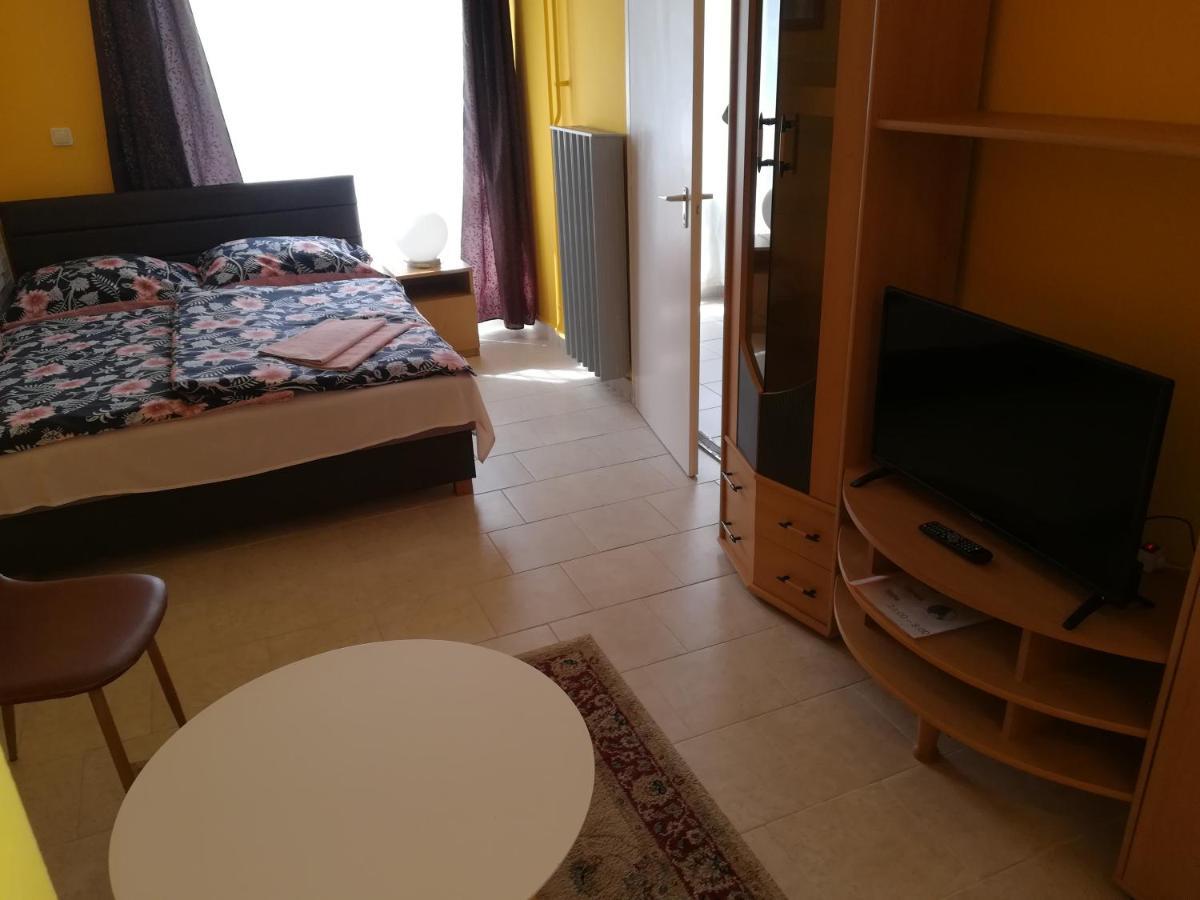 Tarr-Timea Apartmanok Kestel Dış mekan fotoğraf