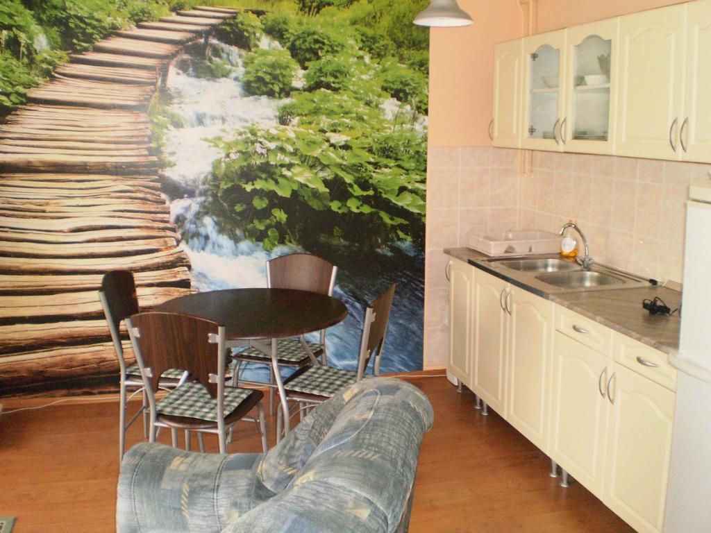 Tarr-Timea Apartmanok Kestel Dış mekan fotoğraf