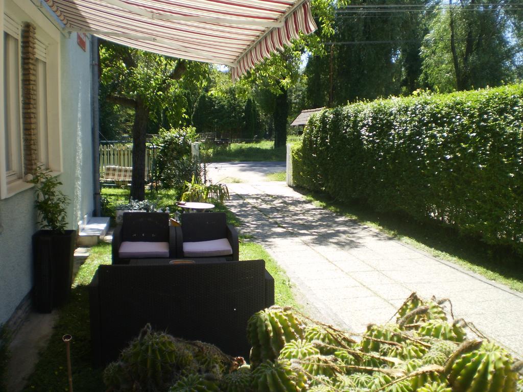 Tarr-Timea Apartmanok Kestel Dış mekan fotoğraf