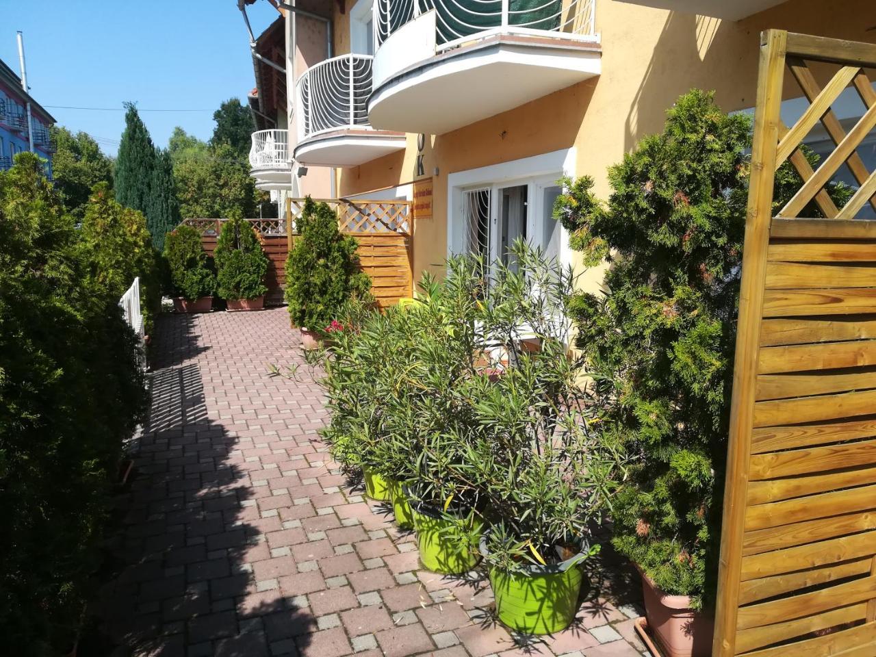 Tarr-Timea Apartmanok Kestel Dış mekan fotoğraf