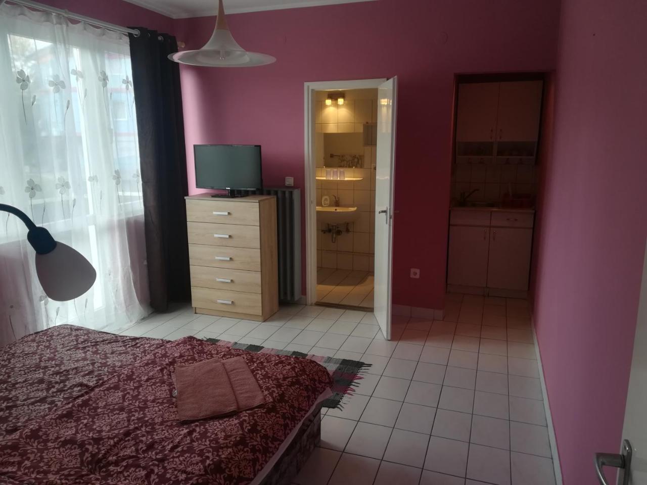 Tarr-Timea Apartmanok Kestel Dış mekan fotoğraf