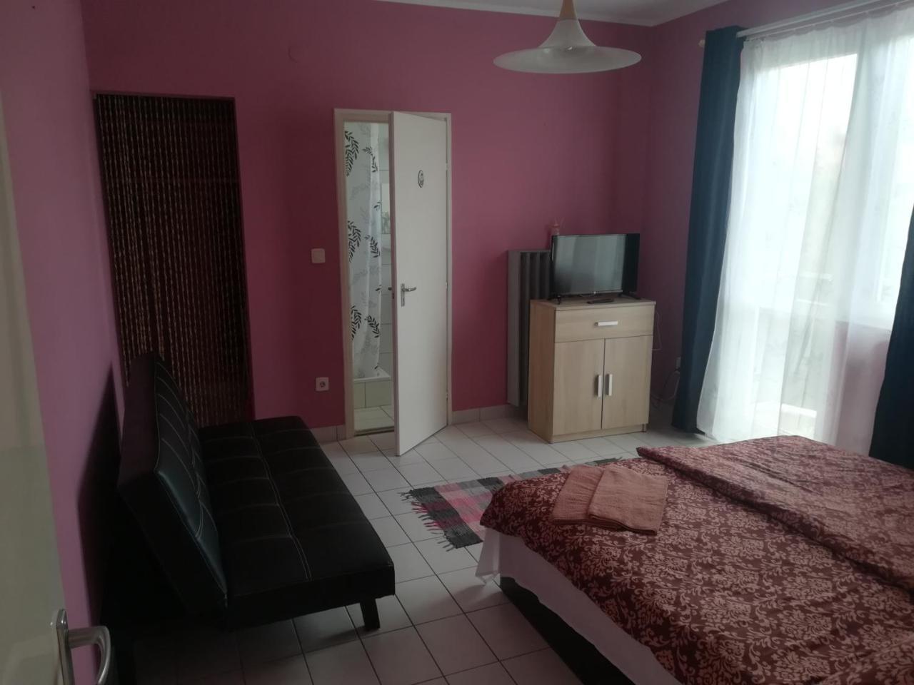Tarr-Timea Apartmanok Kestel Dış mekan fotoğraf