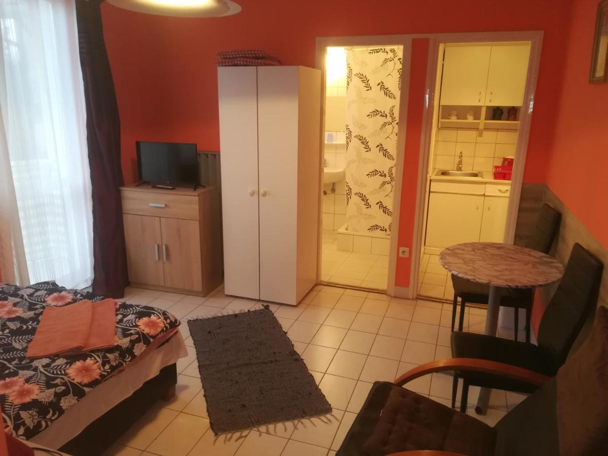 Tarr-Timea Apartmanok Kestel Dış mekan fotoğraf